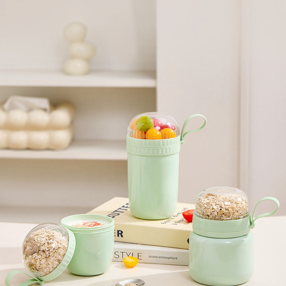 Healthy Snacks Food - 二重構造の食品容器、ヨーグルトカップ、持ち運び可能なシリアルやミルク、オートミール用のジャー、スプーン付き、モダンなデザインの朝食収納ボックス。